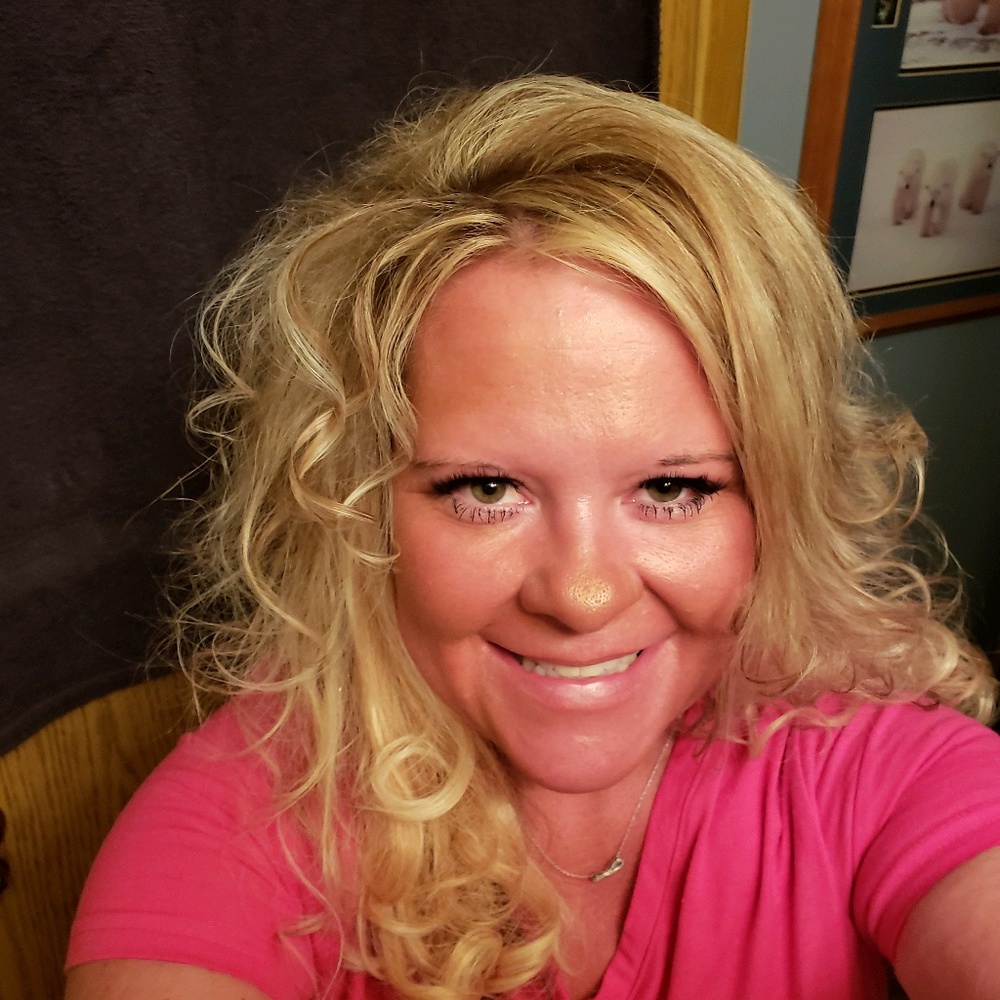 Meet your Posher, Melissia